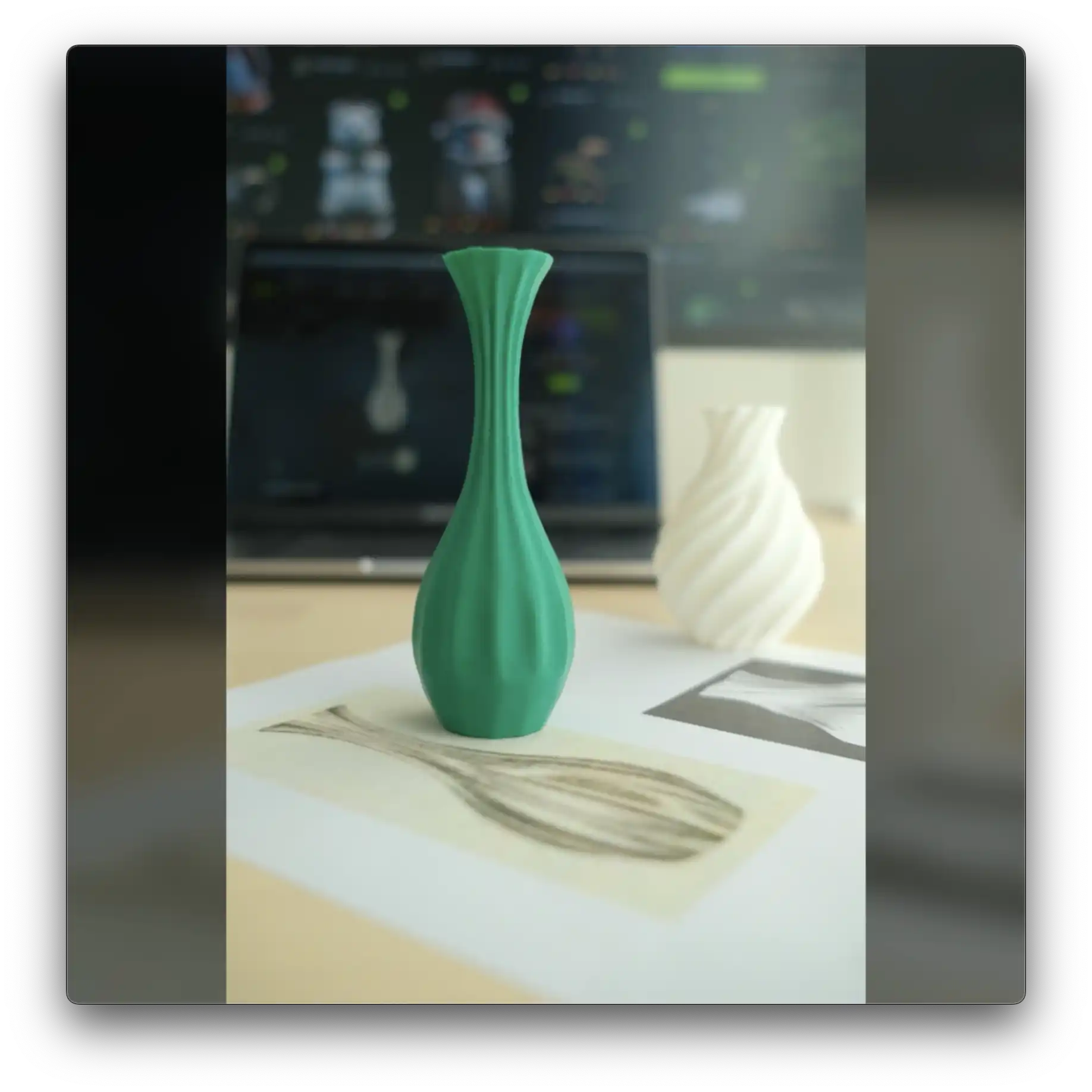printed real-life 3D model of two vases